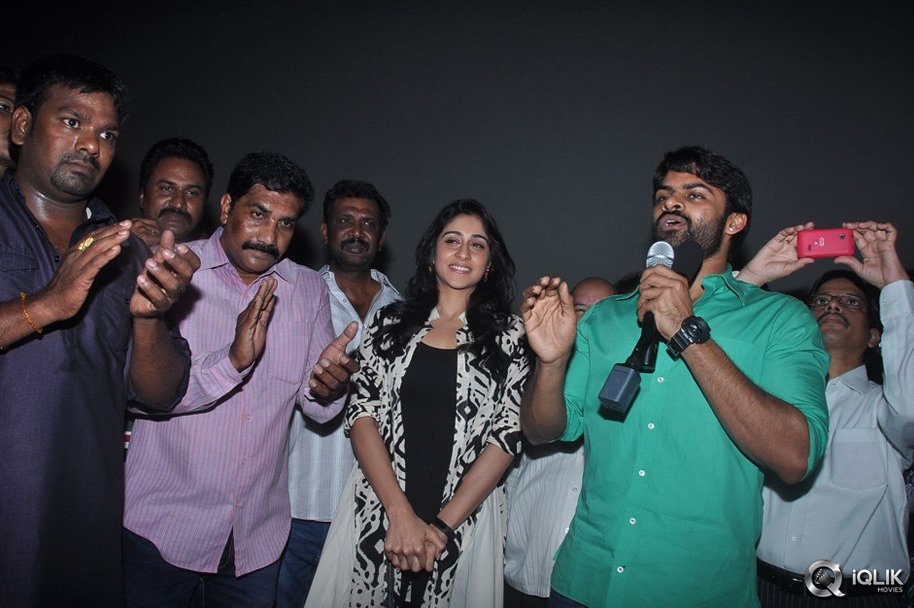 Pilla-Nuvvu-Leni-Jeevitham-Movie-Team-Visits-Viswanath-Theatre
